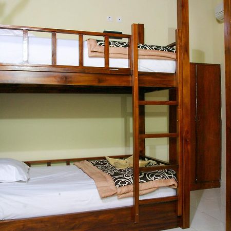 Medal Jaya Hostel & Room Нуса Лембонган Екстериор снимка