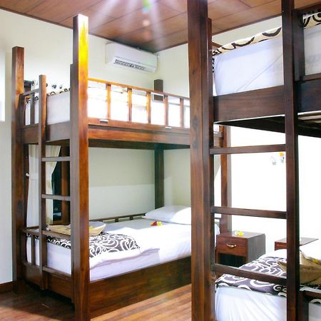 Medal Jaya Hostel & Room Нуса Лембонган Екстериор снимка