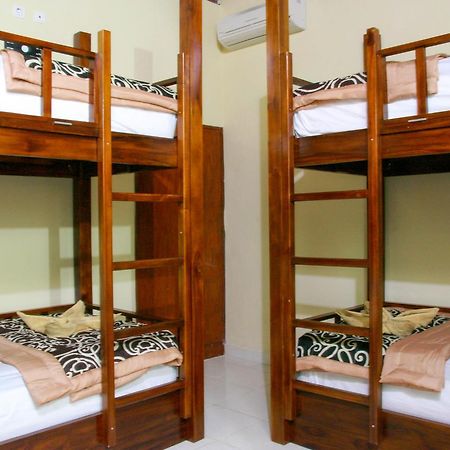 Medal Jaya Hostel & Room Нуса Лембонган Екстериор снимка
